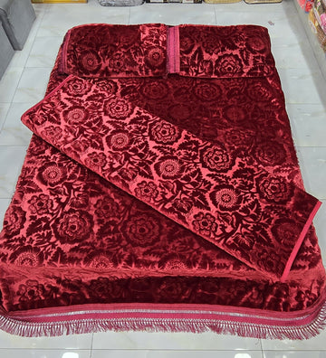 š Crown Campbell 4 Pcs Bedding Set
